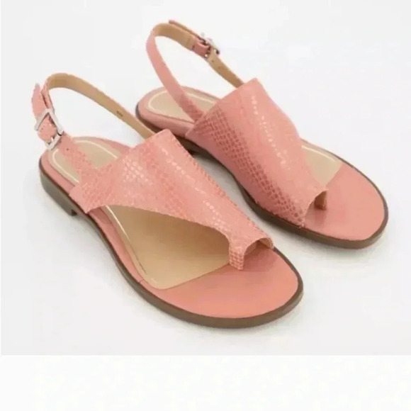 Vionic Ella Toe Loop Sandal in blooming Dahlia leather - Picture 1 of 10